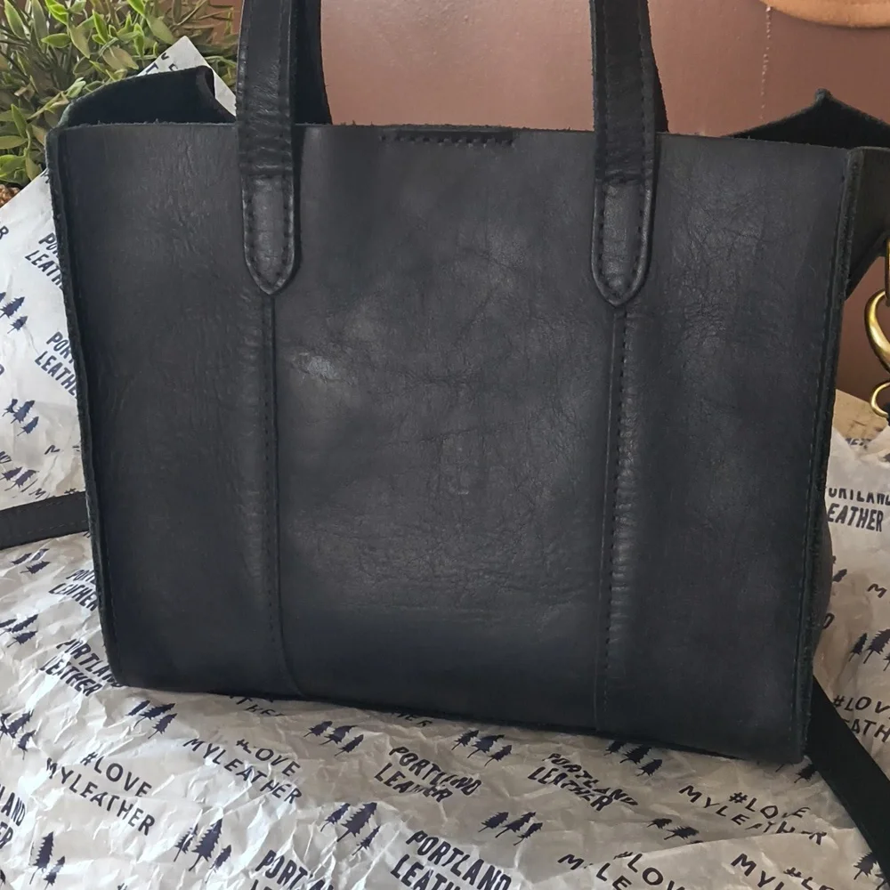 Portland Leather Goods Lola Crossbody Tote - Picture 4 of 6